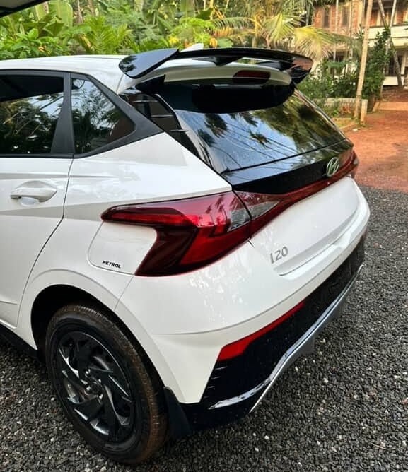UNIVERSAL REAR SPOILER | Hatchback And SUV view 4